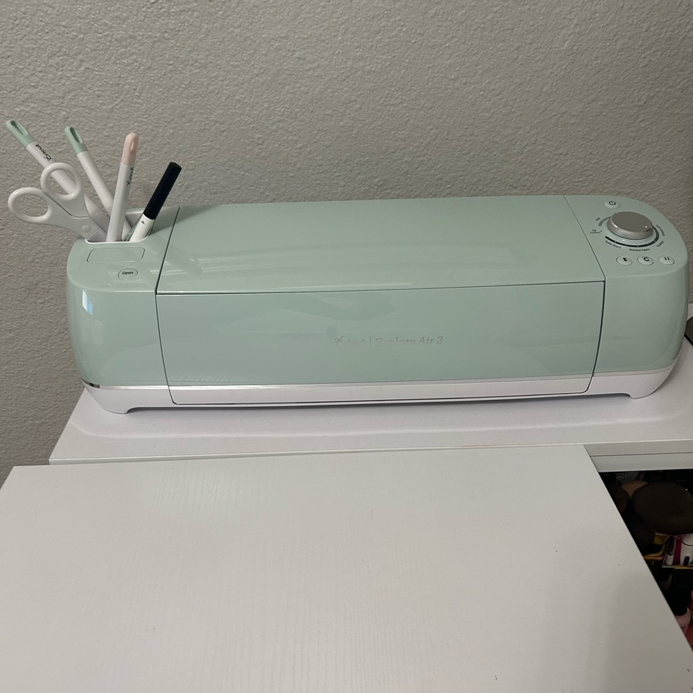 Cricut Explore Air 2 bundle